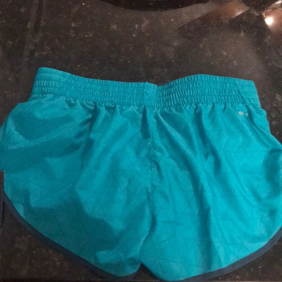 Nike running shorts - Picture 2 of 4